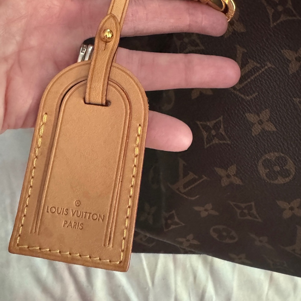 Excellent Condition Authentic Louis Vuitton Graceful MM - Picture 9 of 16